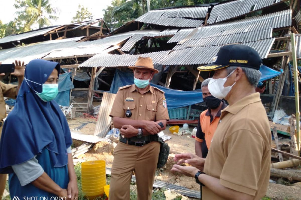 Sujadi kunjungi korban angin puting beliung