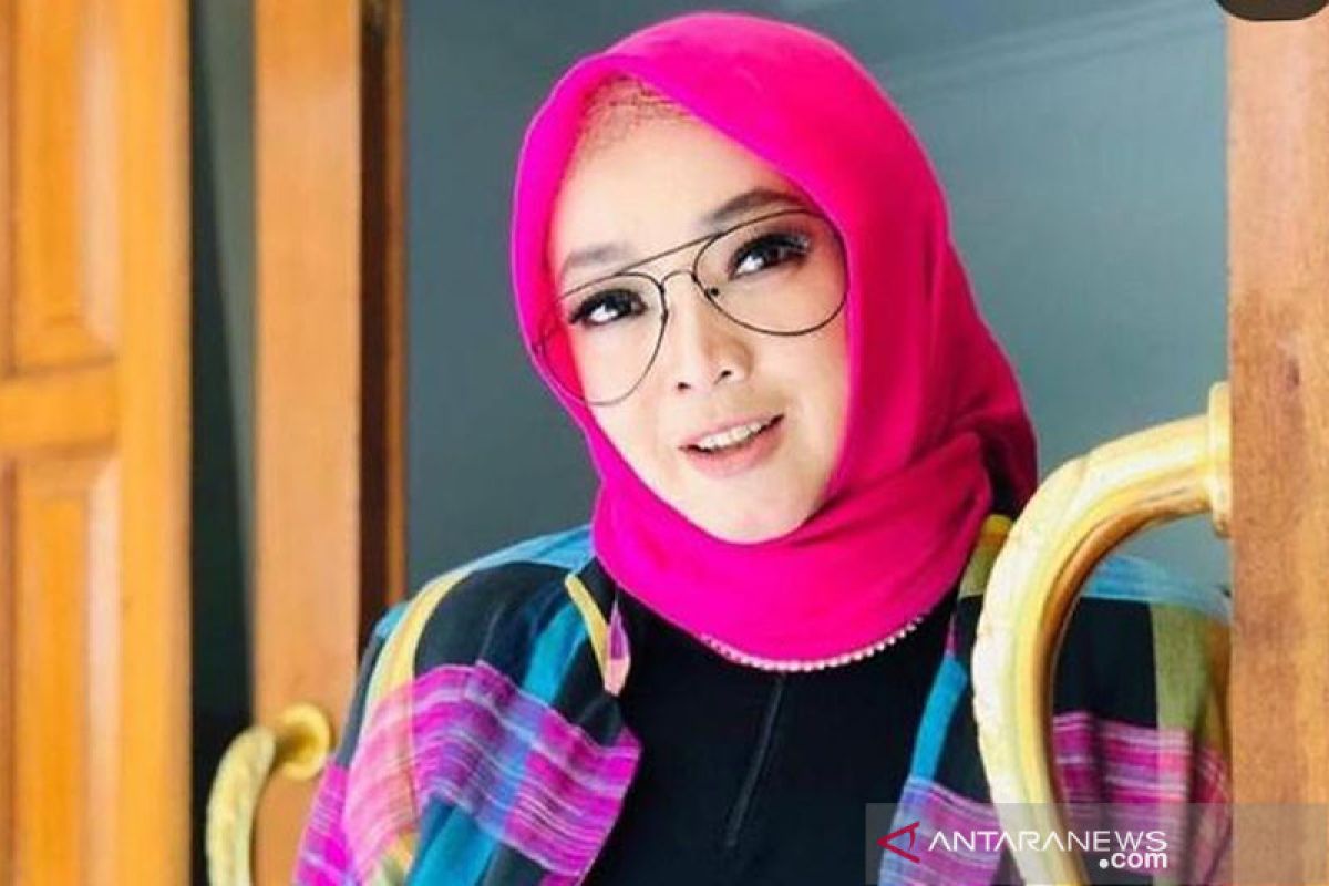 Presenter Rina Gunawan meninggal dunia