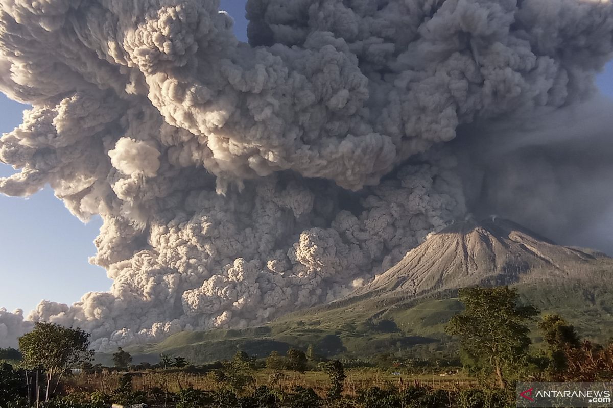 Erupsi Gunung Sinabung, awan panas dengan luncuran 4.500 meter