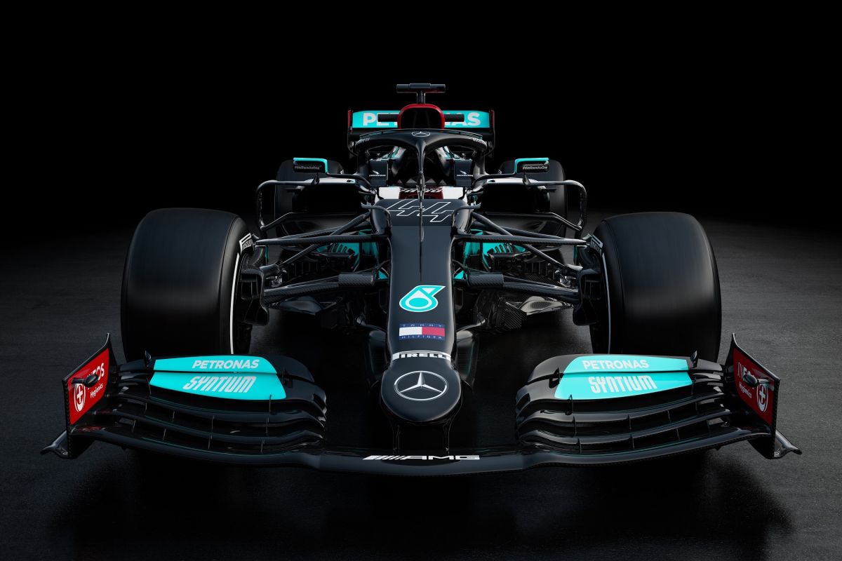Mobil F1 2021 Mercedes kembali dibalut corak hitam