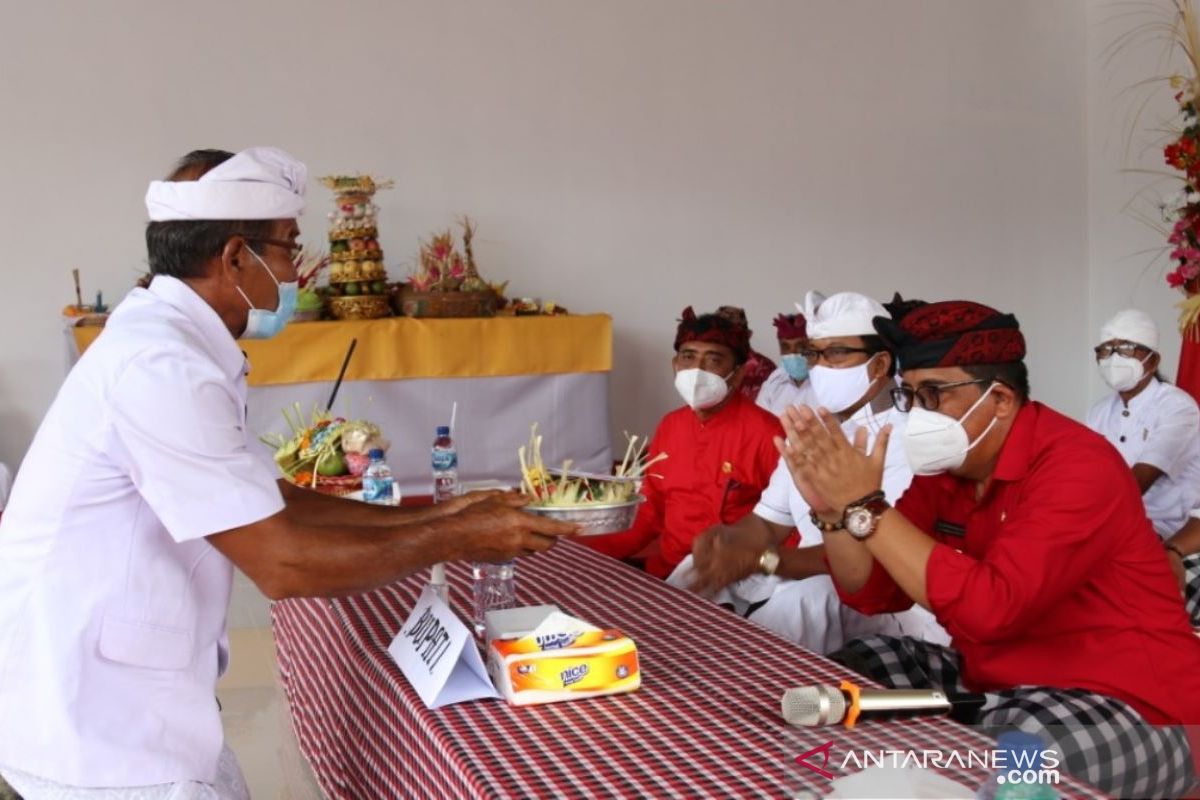 Bupati Tabanan hadiri Pemlaspasan Banjar Ipil