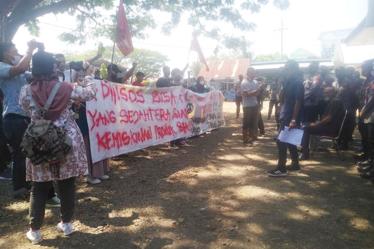 Dinas Sosial Lhokseumawe didemo. Ini tuntutannya