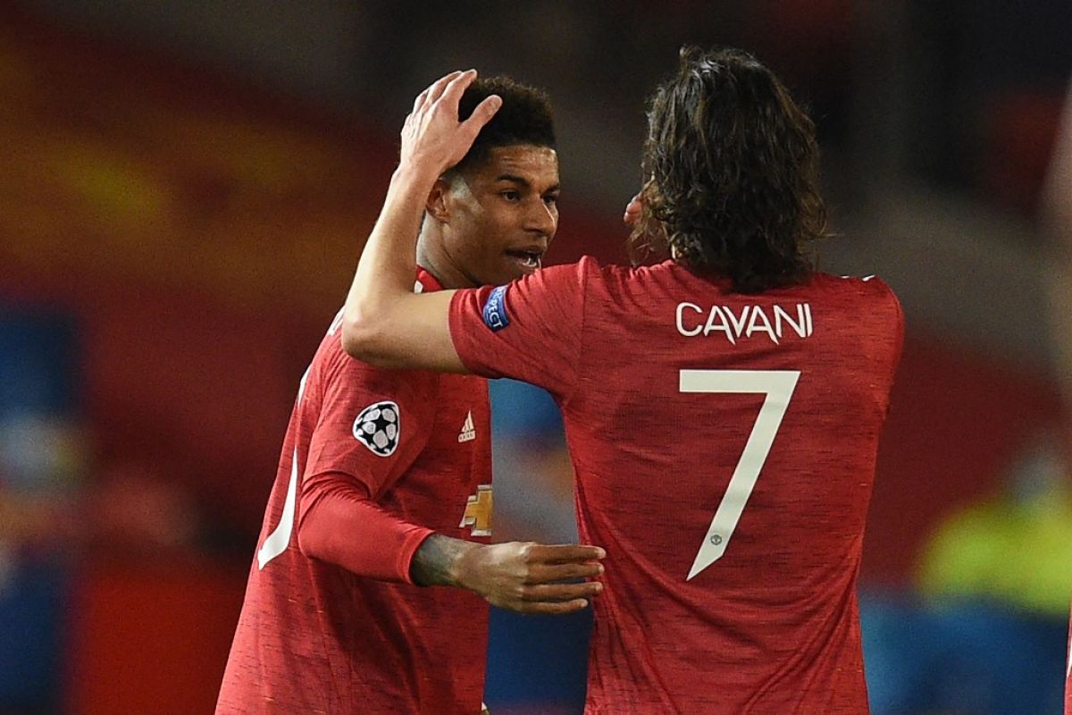 MU dapat suntikan semangat dari kabar Edinson Cavani bermain lagi