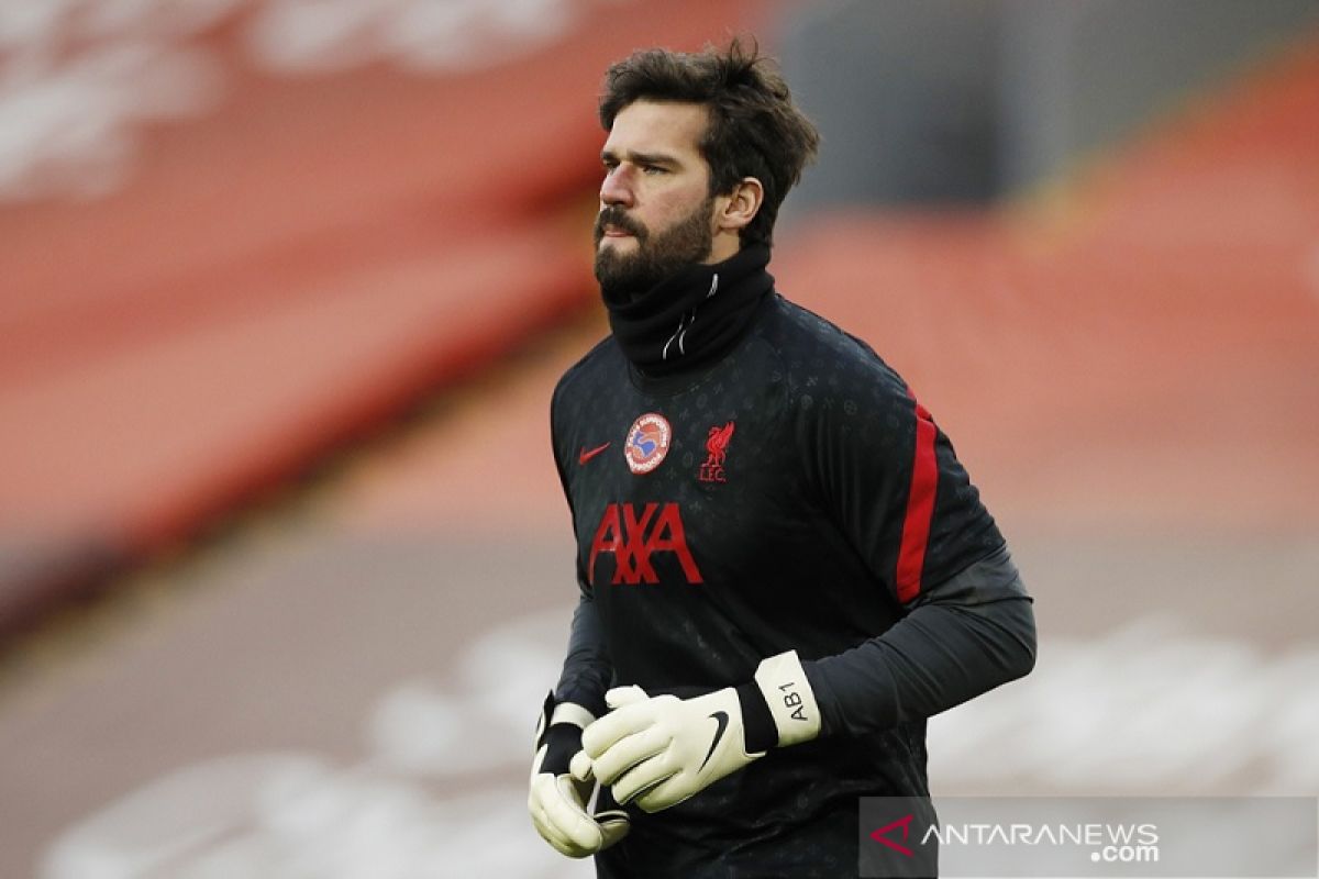 Alisson minta Liverpool tetap mewaspadai Benfica