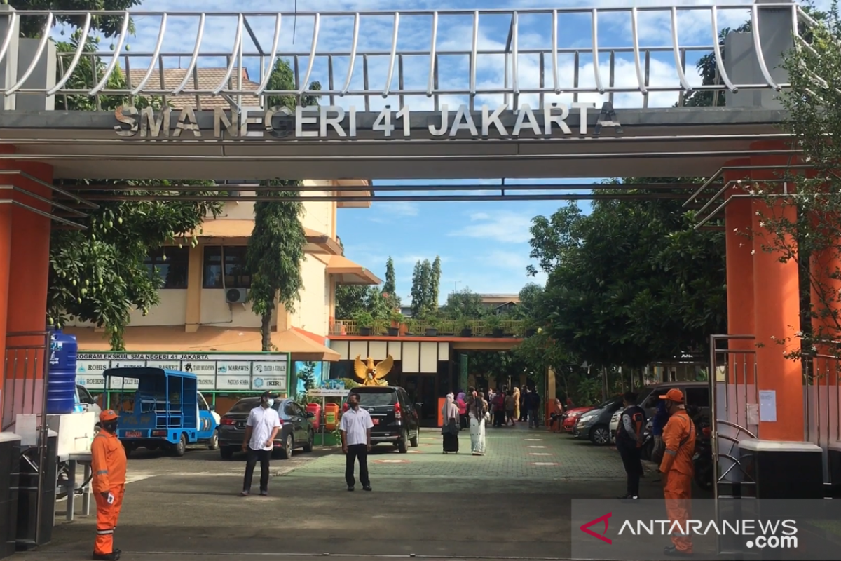 540 lansia telah divaksin COVID-19 di SMAN 41 Jakarta
