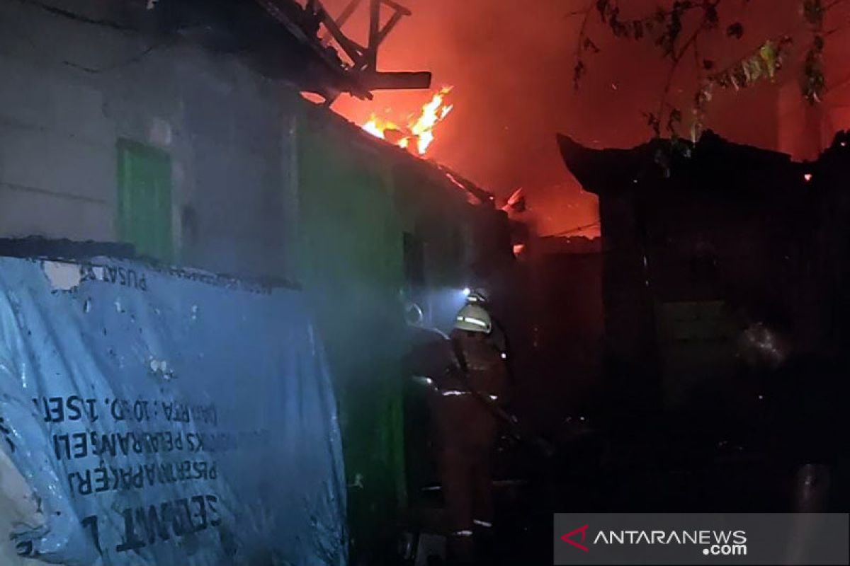 Kebakaran permukiman padat penduduk di Cakung hanguskan 15 rumah