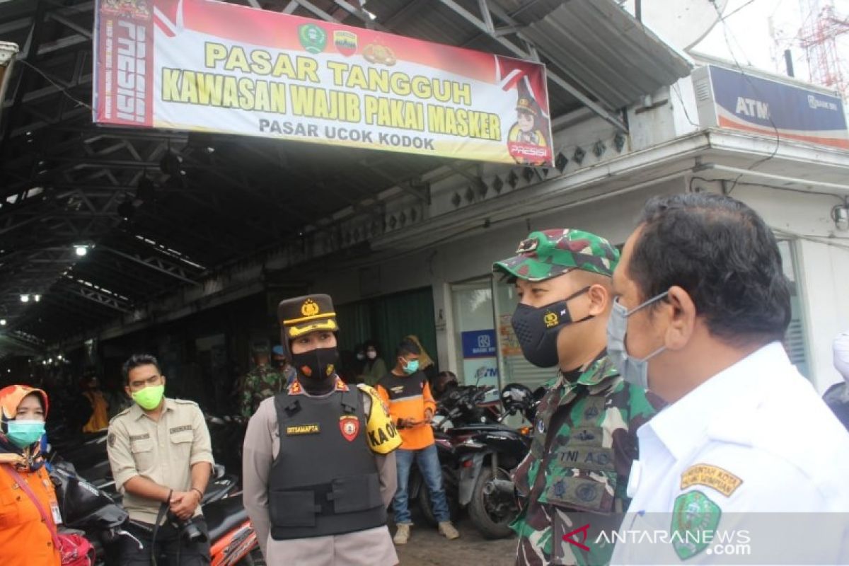 Wali Kota Padangsidimpuan bersama TNI-Polri tinjau pasar tangguh