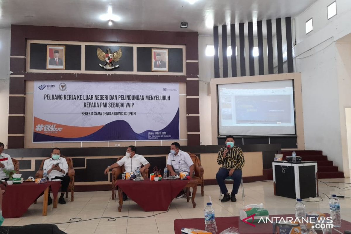 Ratusan warga Dharmasraya ikuti sosialisasi peluang kerja ke luar negeri