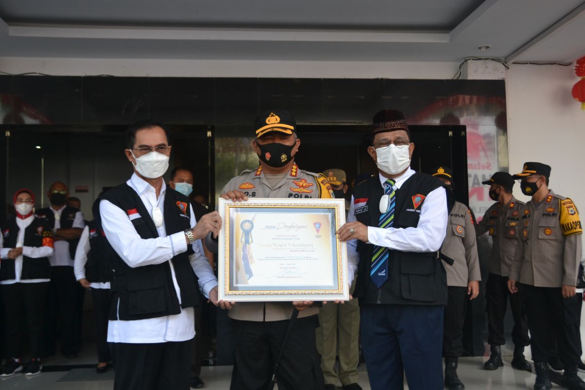 Pemkot Ambon beri penghargaan kepada Polresta Pulau Ambon