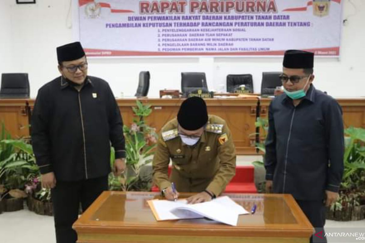 DPRD Tanah Datar setujui lima Ranperda jadi Perda, berikut daftarnya