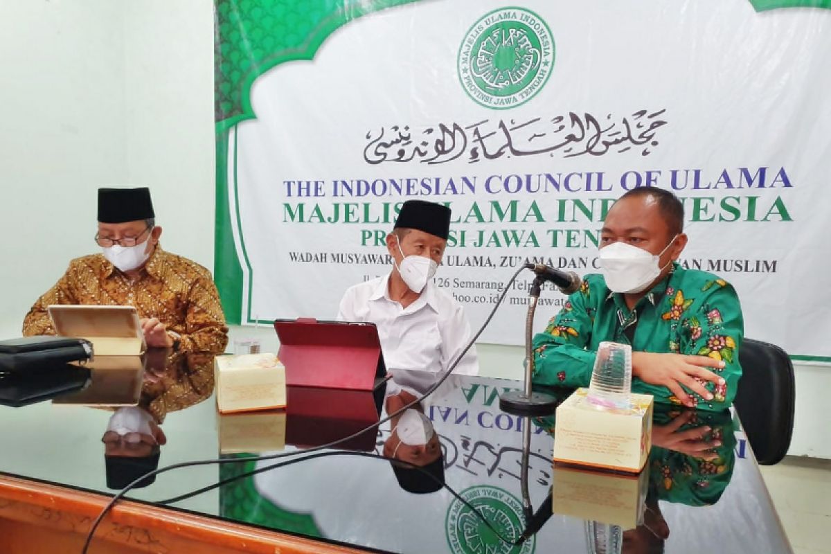 MUI promotes sharia banking among Muslims