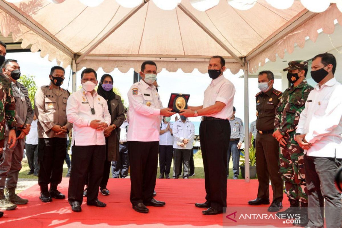 Ini target PAD Kepri dari jasa labuh jangkar di Selat Malaka