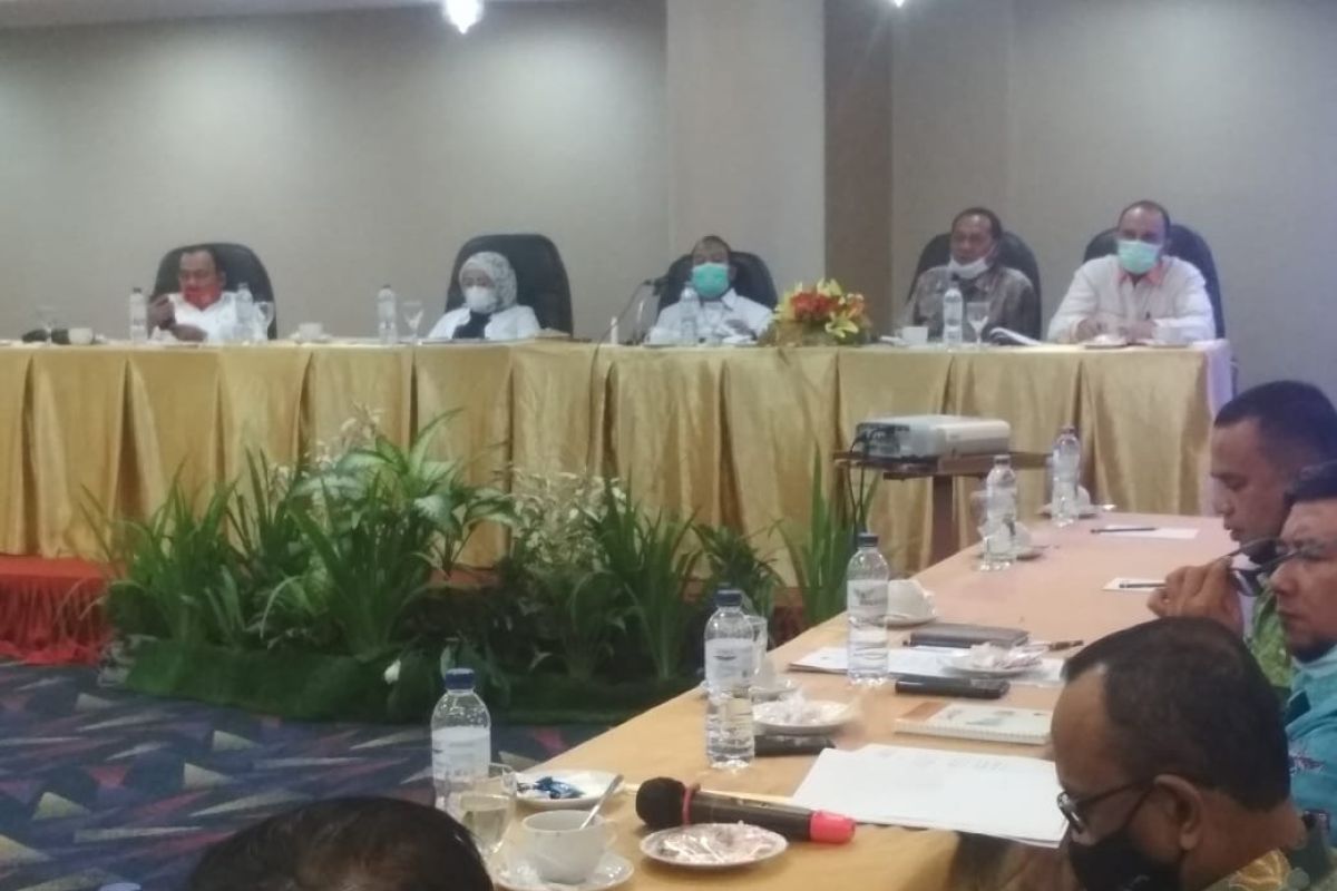 Komisi II DPRD Padang siapkan legalitas pasar rakyat