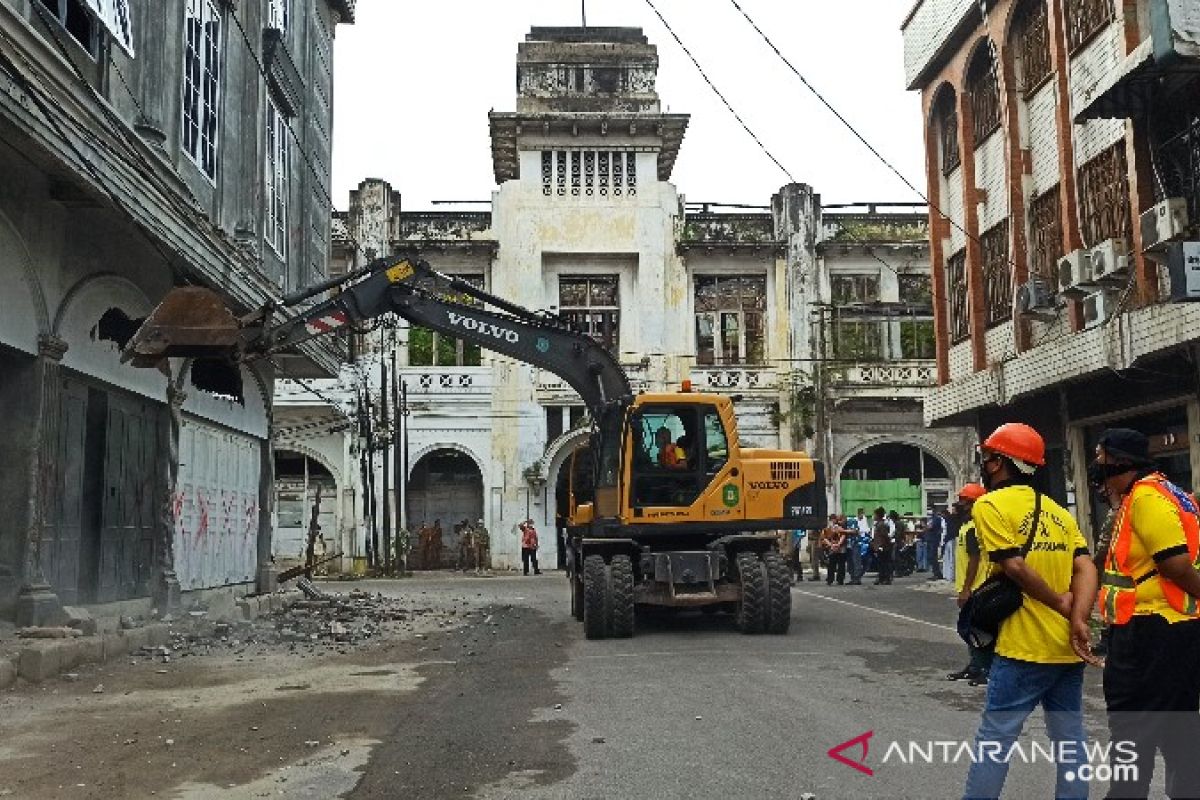 Pemkot Medan rubuhkan bangunan tanpa izin di kawasan Kesawan