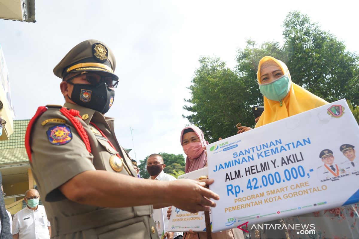 Sembilan ahli waris peserta BPJAMSOSTEK terima santuan Rp378 juta