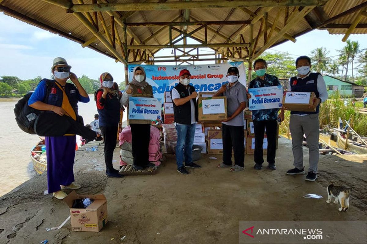 Askrindo salurkan bantuan untuk korban banjir Bekasi-Karawang