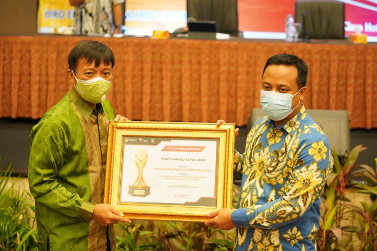 Pemprov Sulsel raih penghargaan TPAKD Award 2020