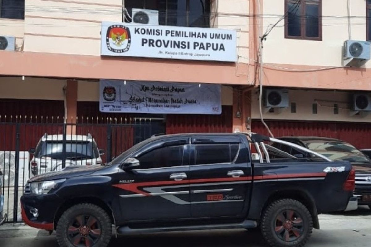 Empat anggota KPU Provinsi Papua diberhentikan