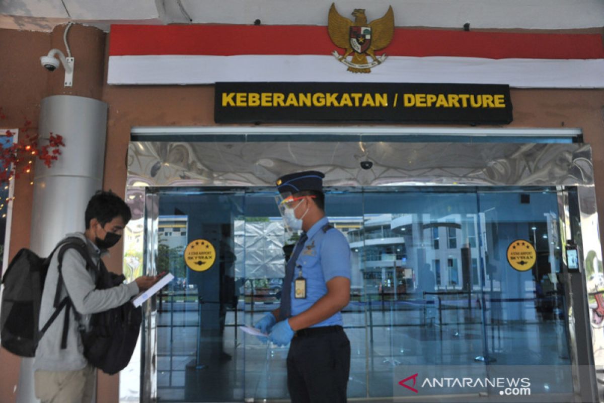 Penurunan jumlah penumpang angkutan udara domestik