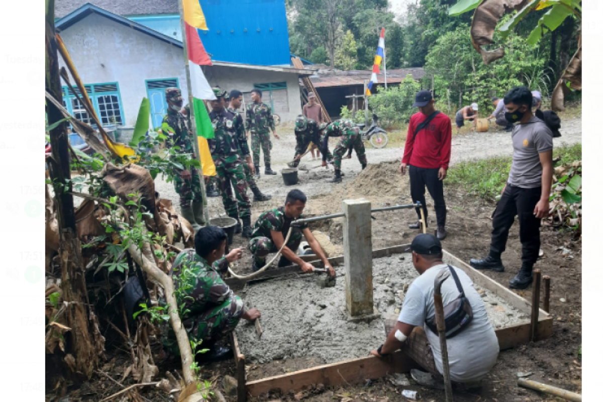 Satgas TMMD Kodim 1206/PSB bantu warga alirkan air leding