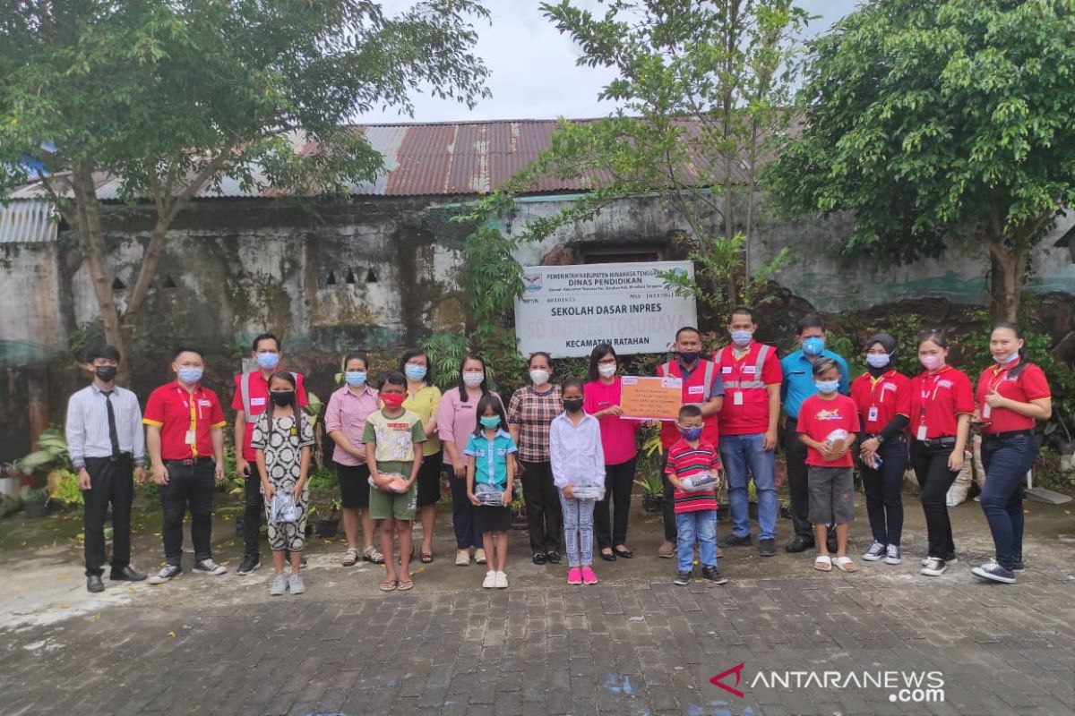 Alfamart-Mizan Amanah salurkan  bantuan pendidikan di Minahasa Tenggara