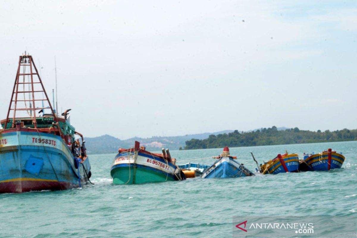 KKP-Kejaksaan eksekusi penenggelaman 10 kapal pencurian ikan