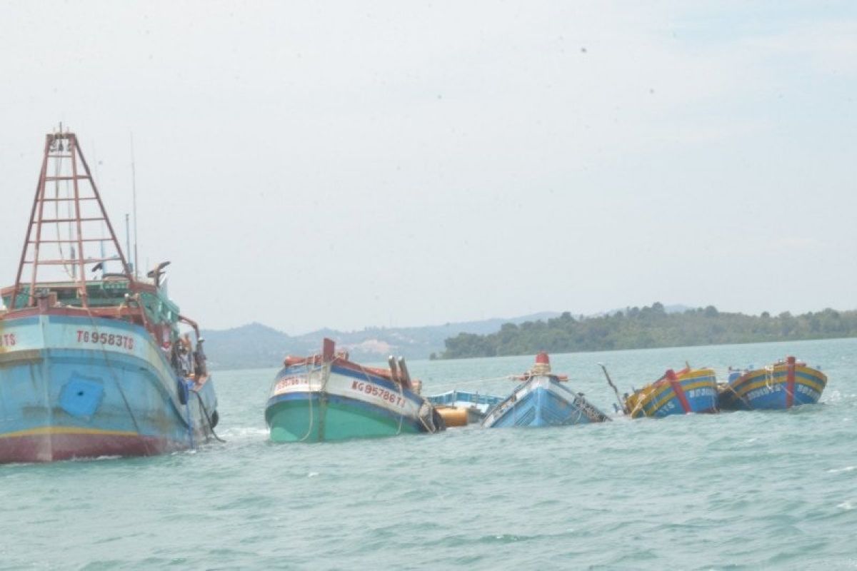 Dalam dua hari terakhir, KKP tenggelamkan 10 kapal asing di Batam