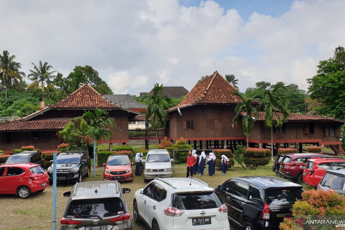 Palembang tindak juru parkir lakukan pungli