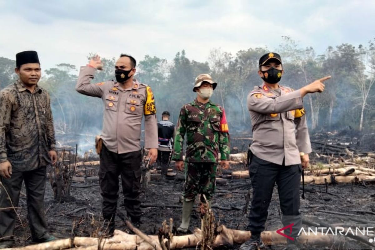 Polres Muarojambi menyelidiki pelaku pembakaran 1,5 hektare lahan