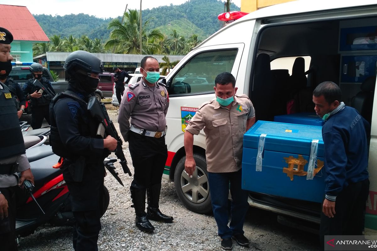 80 vial vaksin COVID-19 untuk penyuntikan tahap dua tiba di Solok Selatan