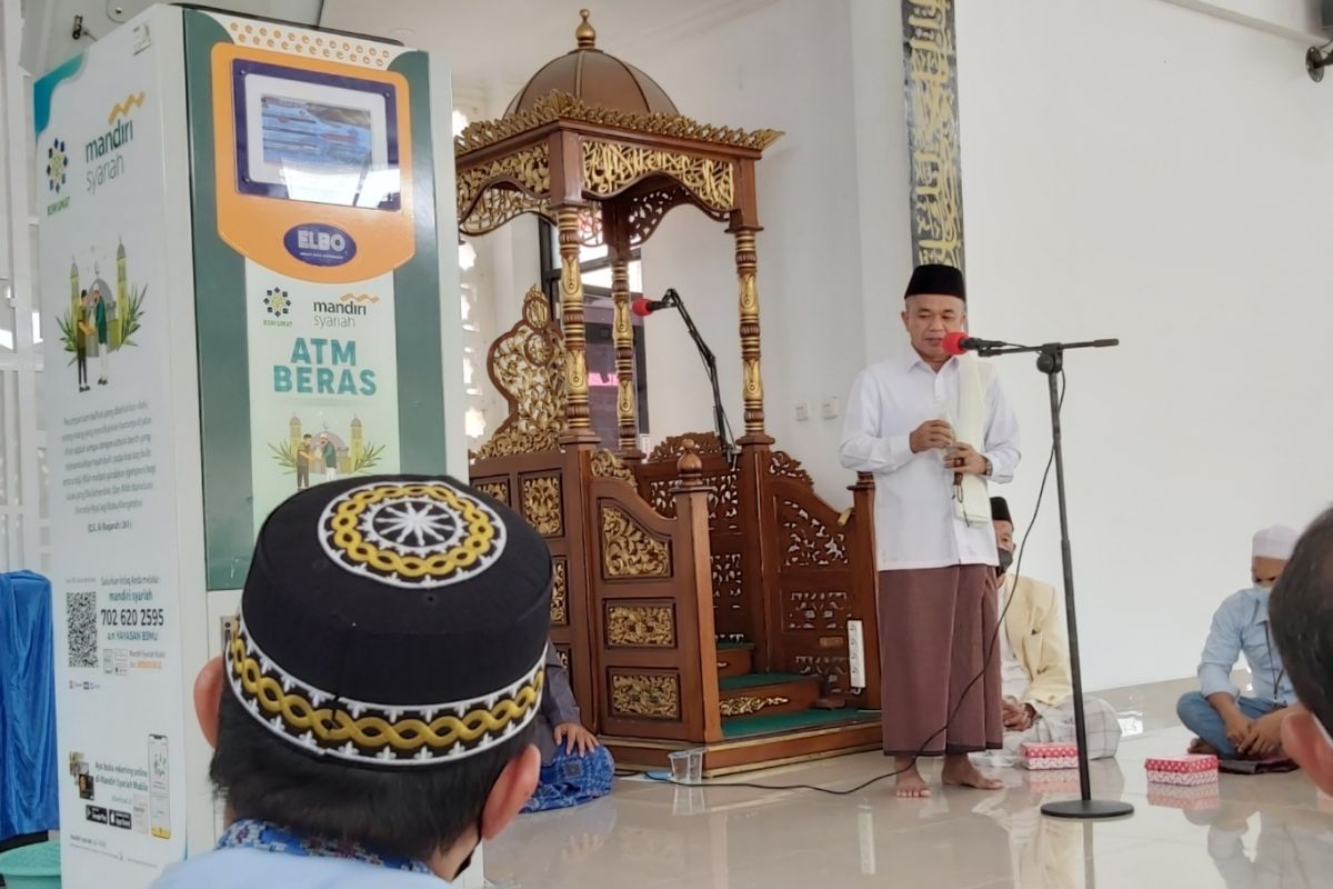 Wali Kota Palu mencabut izin penjualan minuman keras sebelum Ramadan