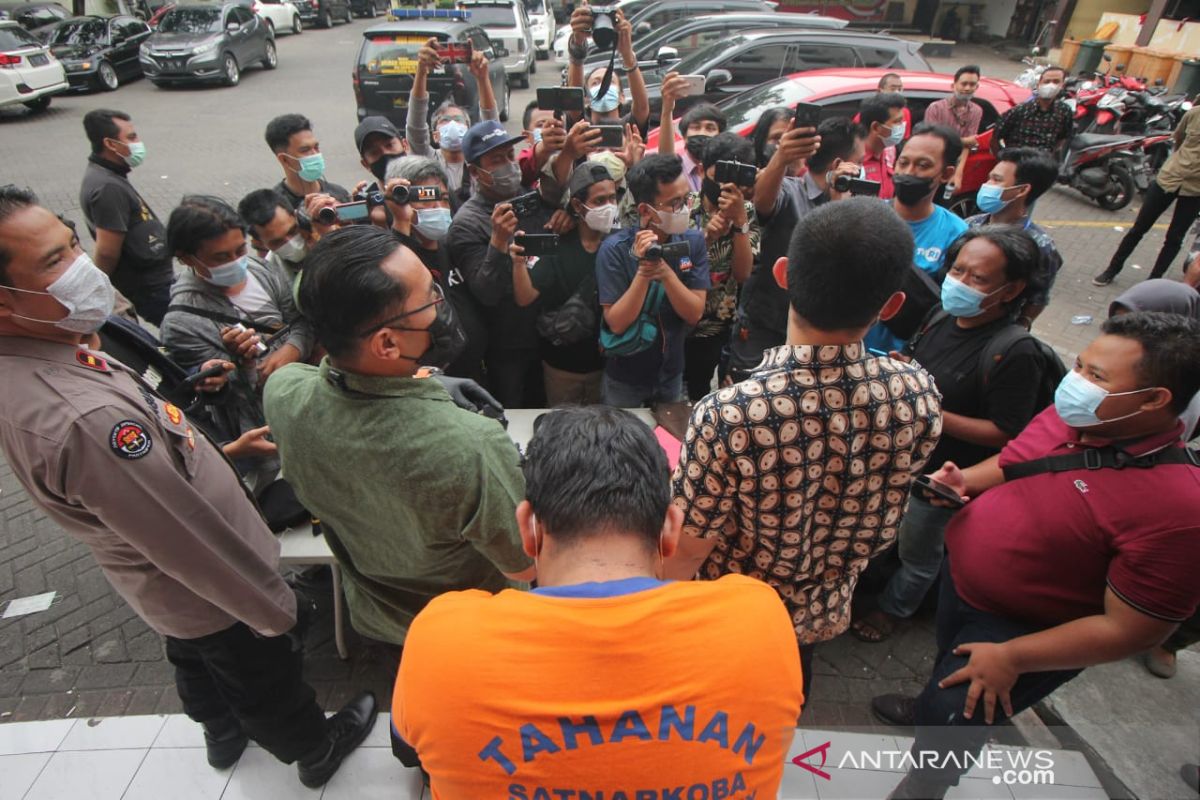 Dari honorer jadi kajari, istri pun tertipu