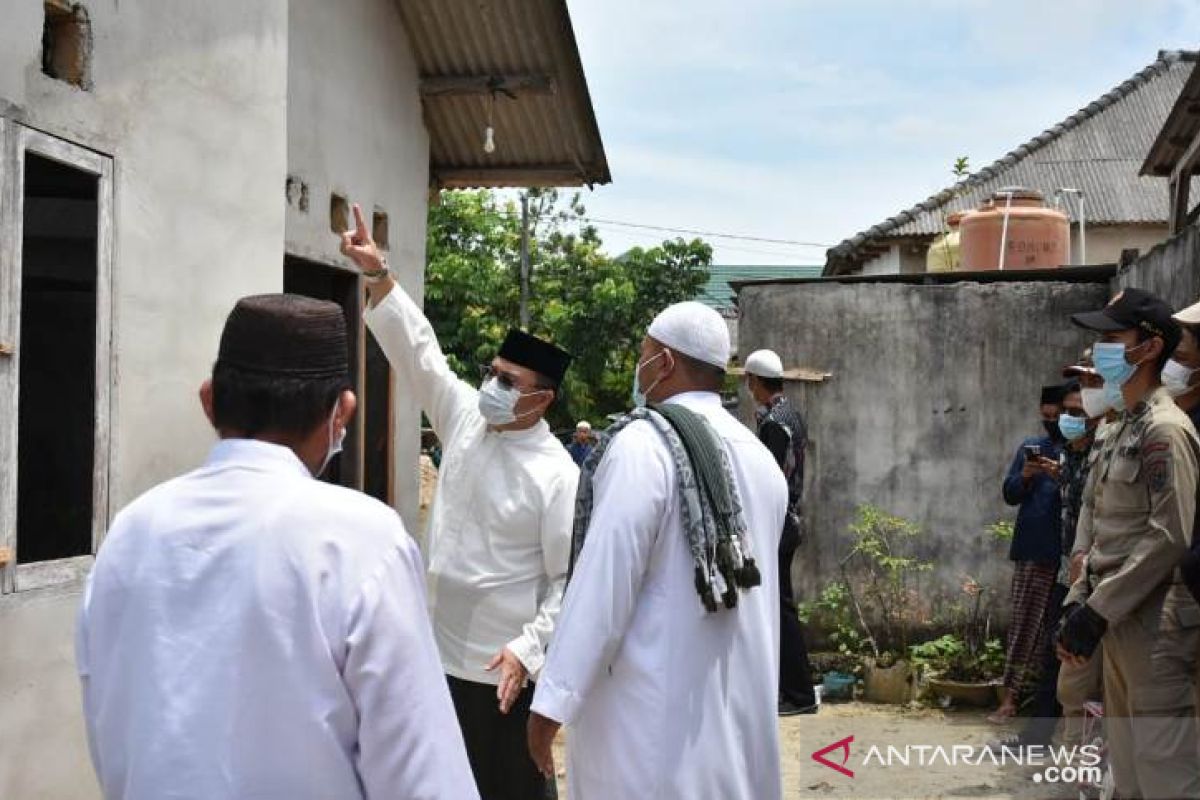 Warga Air Kepala Tujuh antusias sambut kedatangan gubernur Erzaldi