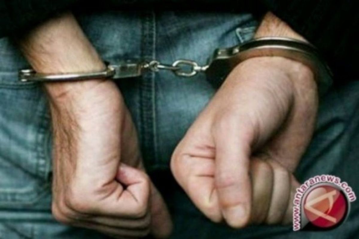Tiga orang petugas KPK gadungan di Nias Sumut ditangkap polisi