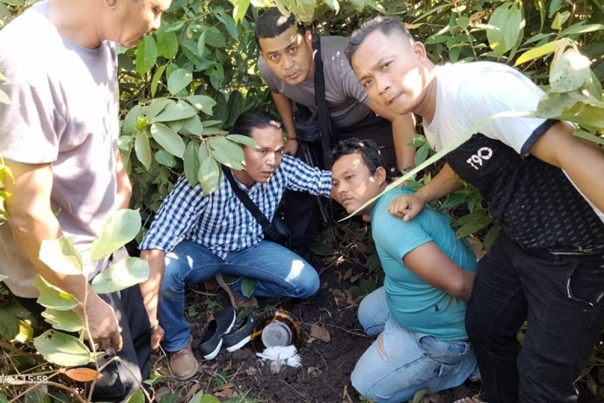 Tiga pengedar narkoba kabur hendak  ditangkap polisi di Aceh Timur