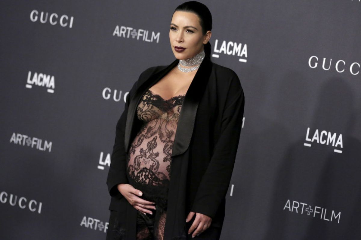 Kim Kardashian merasa "hancur" ketika dikomentari saat hamil