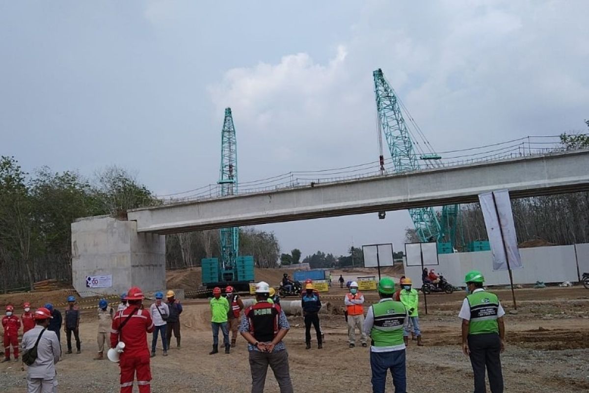 Pembangunan jalan tol Kuala Tanjung - Pematangsiantar 