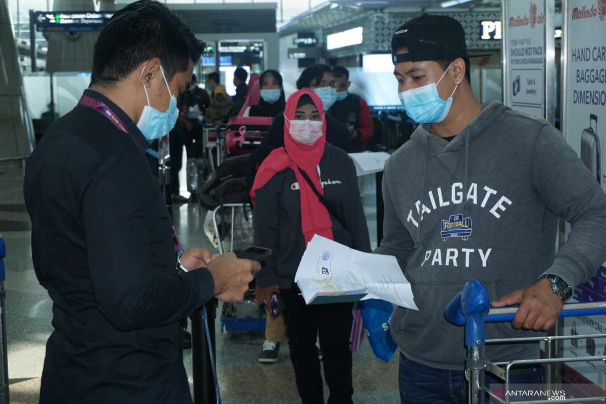 Sebanyak 179 pekerja migran nonprosedural pulang ke Surabaya