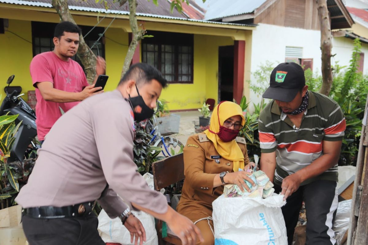 Biyok, kakek tunarungu simpan ratusan juta dari mencuci piring