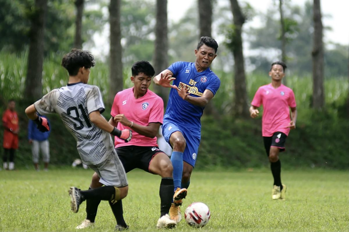 Tim pelatih Arema FC Malang kantongi hasil evaluasi usai latihan bersama