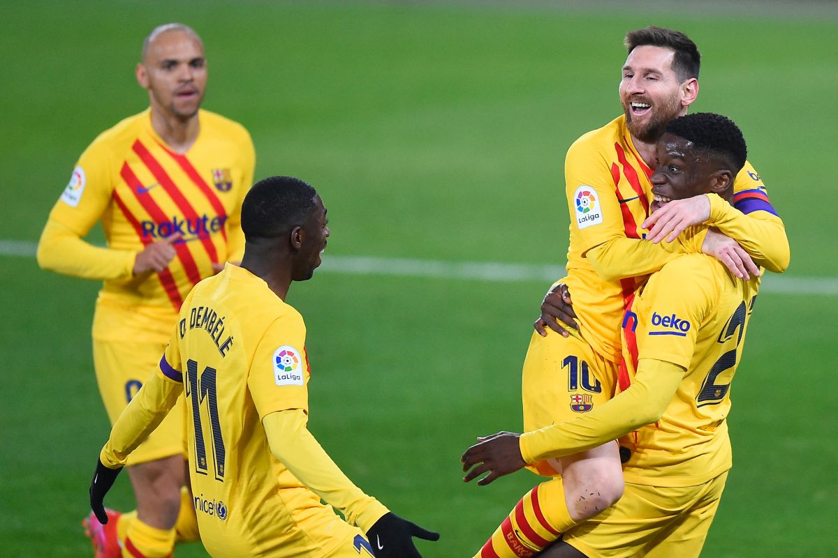 Bekuk Osasuna 2-0, Barcelona terus tempel Atletico di puncak