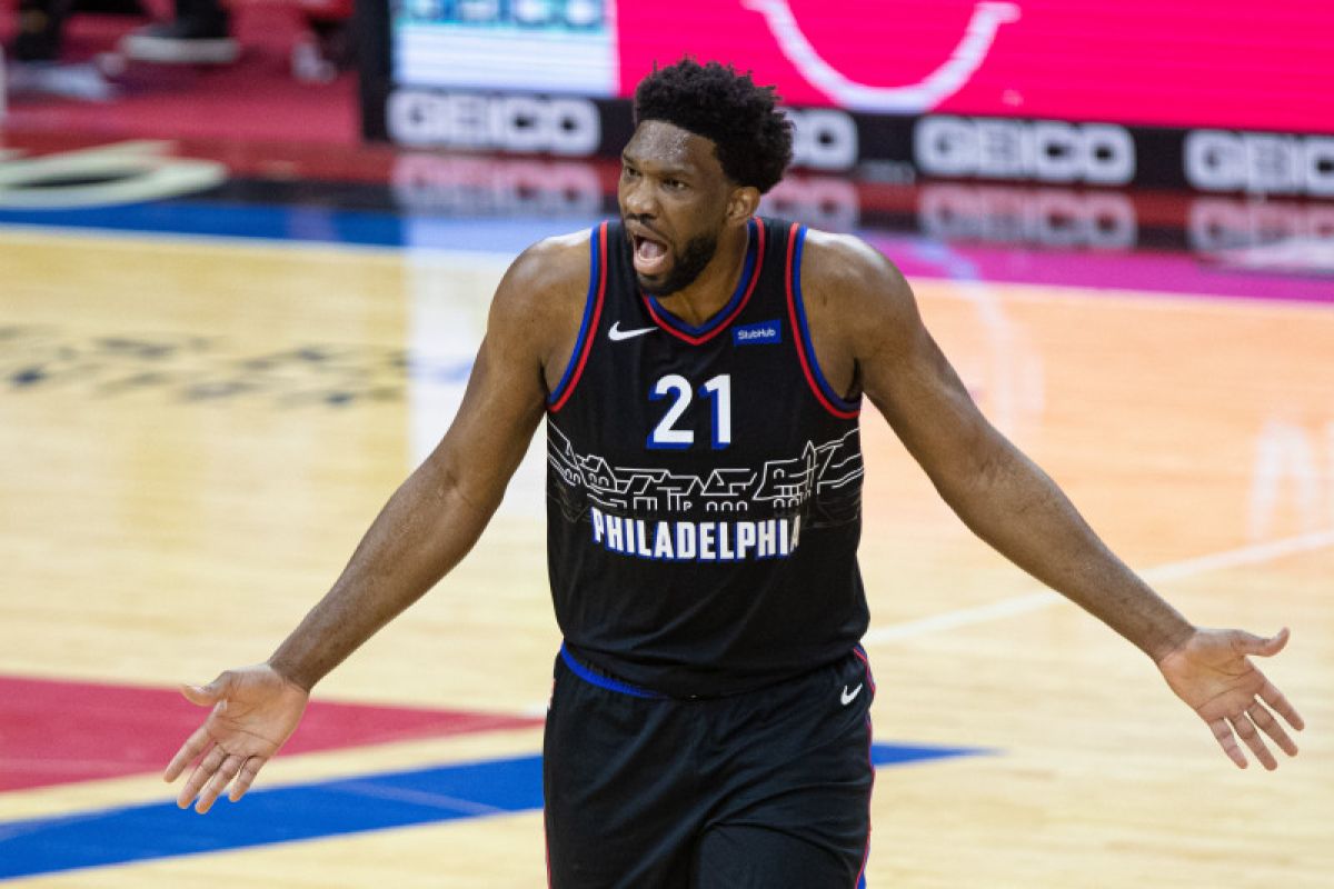 Joel Embiid janji sumbangkan Rp1,4 miliar kepada tunawisma