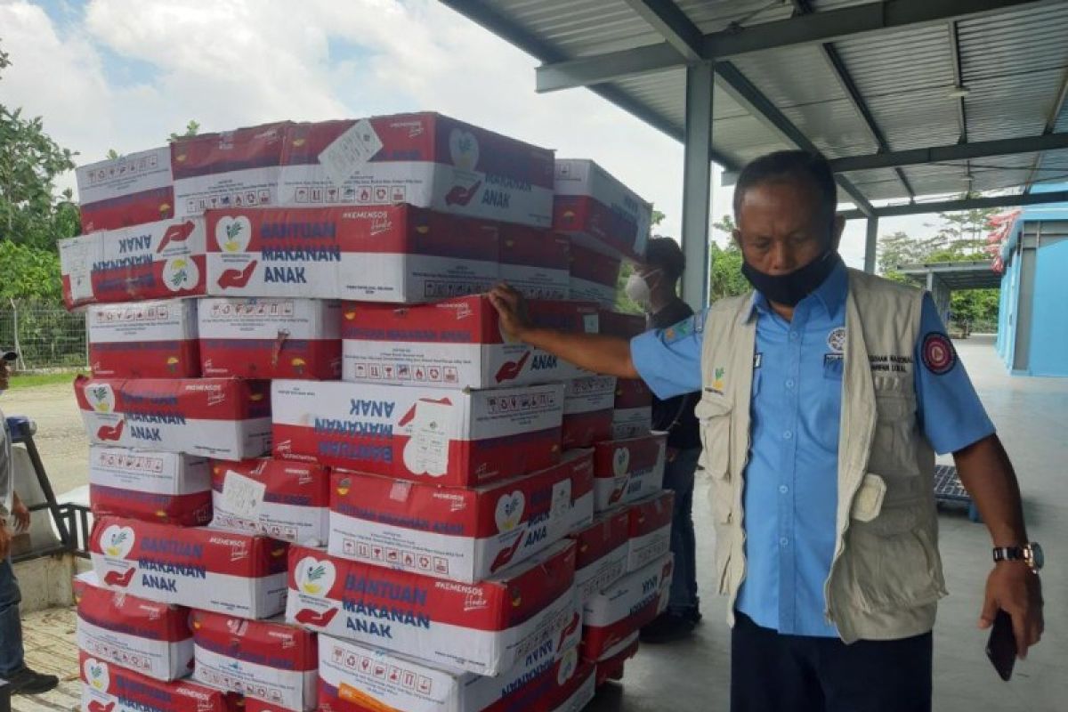 Govt's relief aid packages distributed to refugees in Intan Jaya