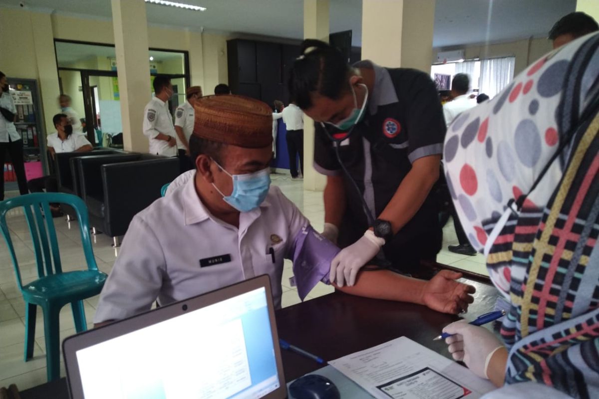 Dinkes Gorontalo gelar vaksinasi di tiga instansi