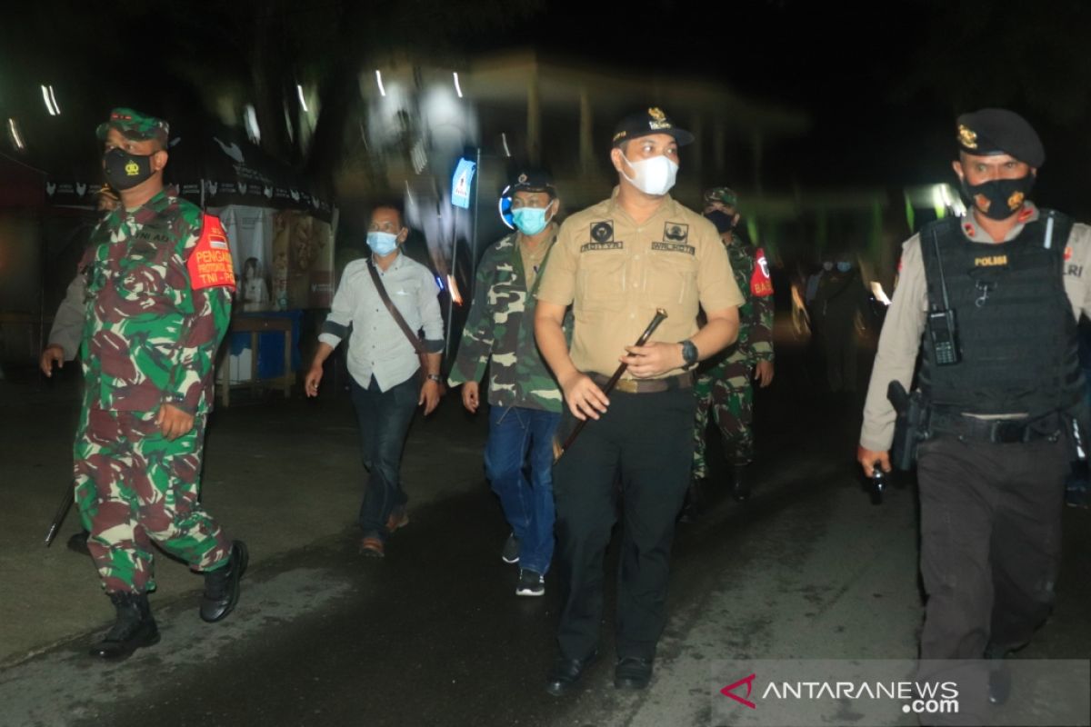 Wali Kota dan Wakil Wali Kota pimpin patroli PPKM mikro