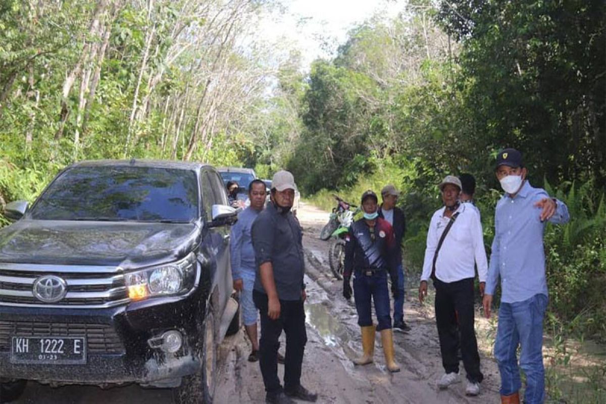 Nadalsyah minta  Jalan Muara Teweh - Palangka Raya terhubung dengan desa terdekat