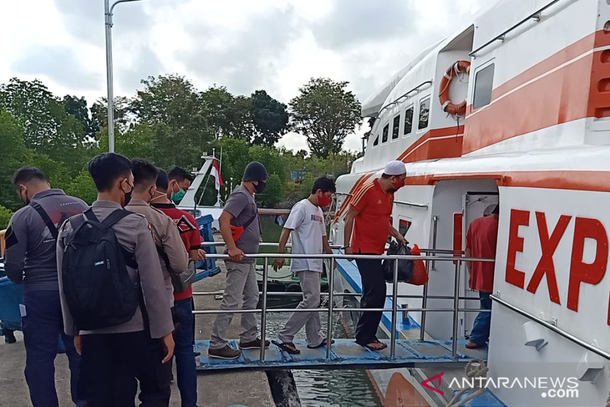 12 napi Tanjung Pandan dipindahkan ke lapas di pulau Bangka