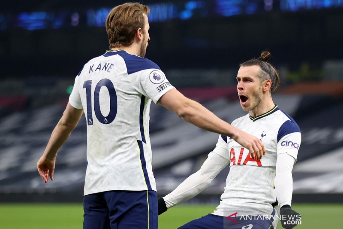 Gol Kane dan  Bale saat Tottenham bekuk Palace