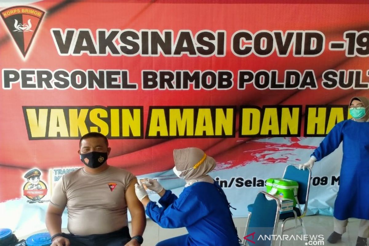 Sebanyak 487 personel Polda Sulawesi Tenggara jalani vaksinasi COVID-19