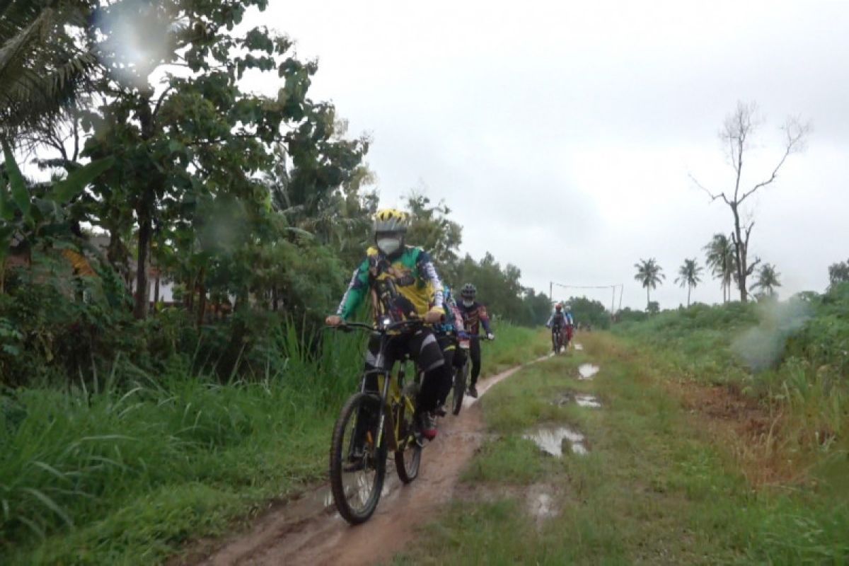 Bupati Lampung Tengah ajak masyarakat olahraga sepeda jaga imun tubuh